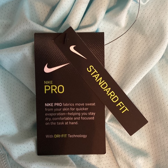 NWT Nike Tanktop, Size M - Picture 3 of 5